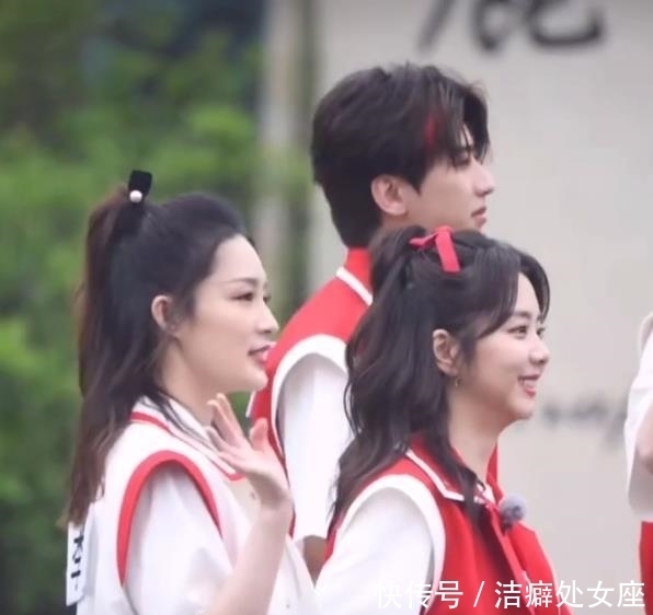 跑男9《微微一笑》剧组重聚,谭松韵李沁牵手,蔡徐坤当肖奈合适