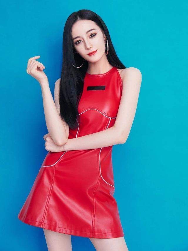 版型|迪丽热巴浓妆似
