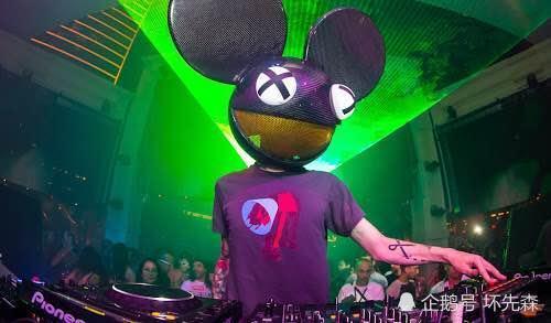 deadmau5是世界百大dj之一,江湖人称的"死老鼠.