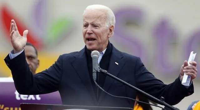 特朗普支持率飙升，破四年最高纪录！