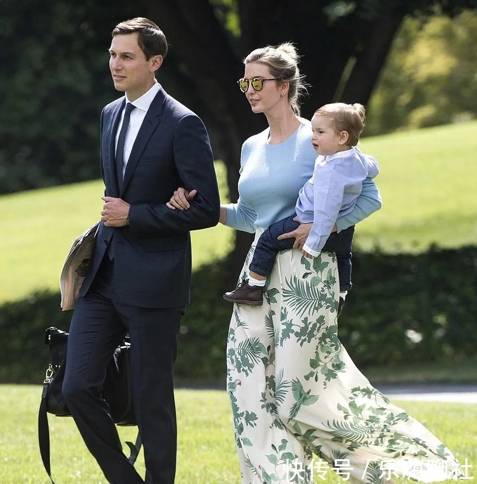 直击: 美国总统特朗普一家八口度假照