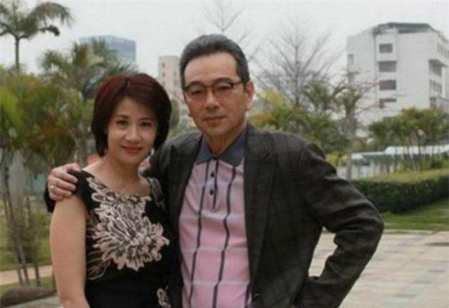 妻子|著名演员张晨光为了娶她,连续送4年玫瑰,所有房产都在老婆名下
