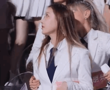 比如因伤退赛的姜贞羽,比如卡在第八位无法成团的徐艺洋,她们的精彩