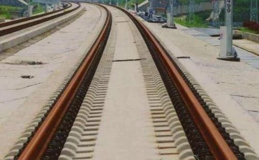 中国高铁换下铁轨为啥不回收重冶炼今天算明白