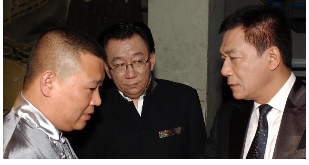 郭德纲|郭德纲写诗悼念侯耀文,字里行间充满悲愤,网友:他早看透了人心