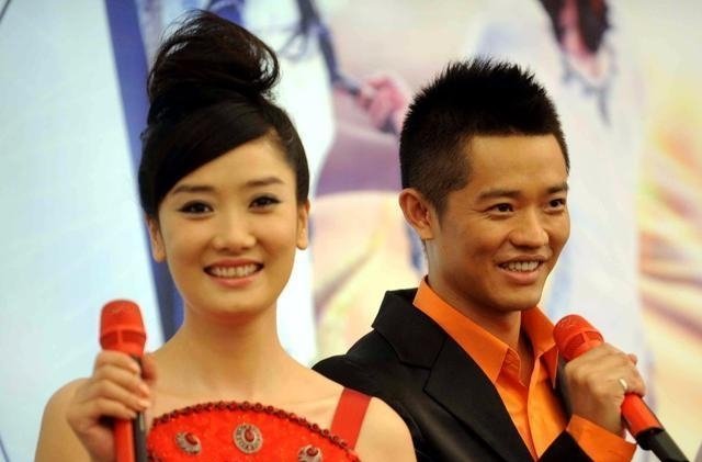 凤凰传奇曾毅隐瞒了6年的妻子 玲花终于公开与曾毅的关系 快资讯 凤凰传奇曾毅隐瞒了6年的妻子 玲花终于公开与曾毅的关系 快资讯