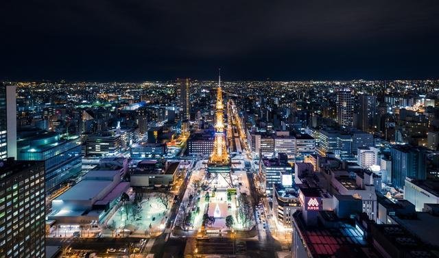 札幌电视塔又名札幌铁塔 是日本北海道札幌市区内著名的地标之一 快资讯