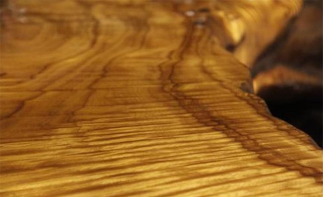 此种木头是 皇帝专用 乾隆专门盗别人的墓 只为以此木修陵 快资讯