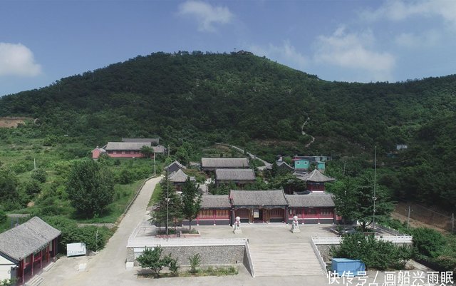 组图 攀登烟台莱阳的娘娘山 站在山顶能看见丁字湾 快资讯