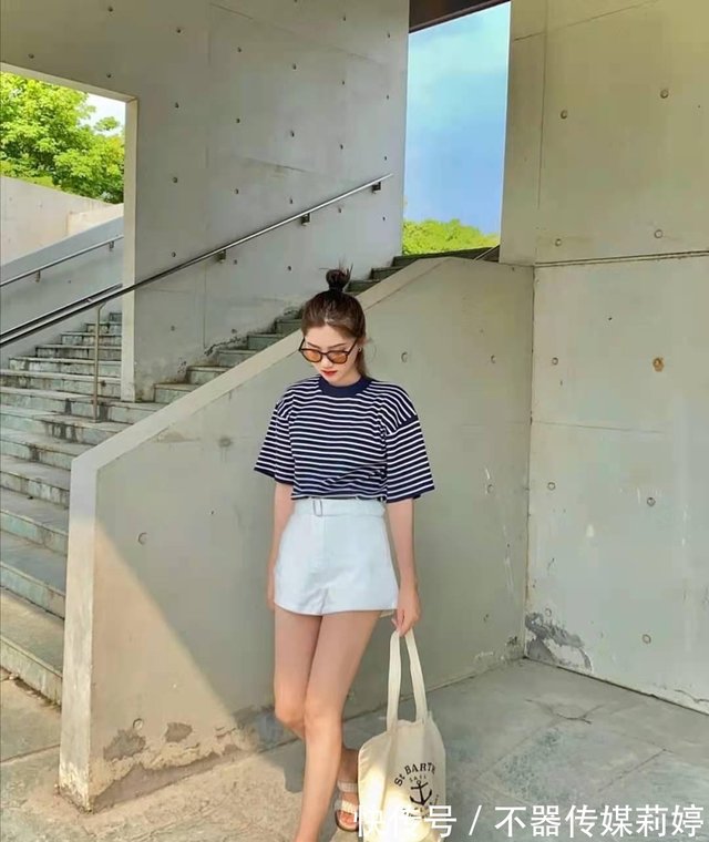 白色短裤配什么颜色上衣好看 快资讯