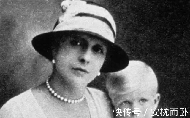 74年前 菲利普买不起求婚戒指 妈妈直接拆了自己的王冠给他撑场 快资讯