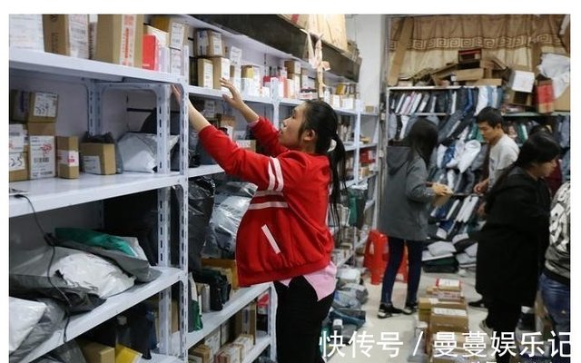 小镇上的快递店转让费要18万 每天派送550件 可以接手吗 快资讯 小镇上的快递店转让费要18万 每天派送550件 可以接手吗 快资讯