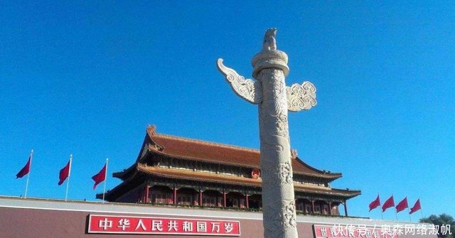 天安门前的两个柱子意味着什么 只是装饰品吗 导游 没那么简单 快资讯