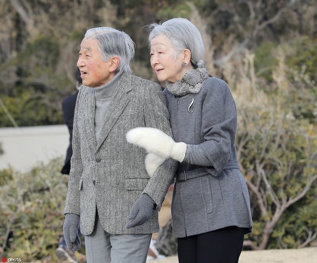 网球场邂逅浪漫爱情日本明仁天皇夫妇迎结婚60周年钻石婚 快资讯