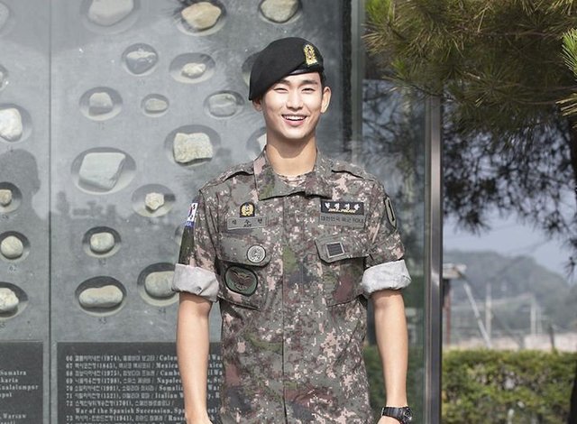 长腿 高颜值外 宋仲基 金秀贤 太阳还要靠 它 才能在艺能界立足 快资讯 长腿 高颜值外 宋仲基 金秀贤 太阳还要靠 它 才能在艺能界立足 快资讯