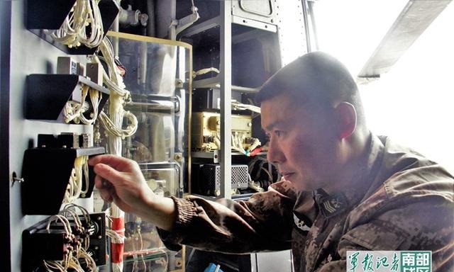 二级军士长俞建利 放飞战鹰零差错 快资讯 二级军士长俞建利 放飞战鹰零差错 快资讯