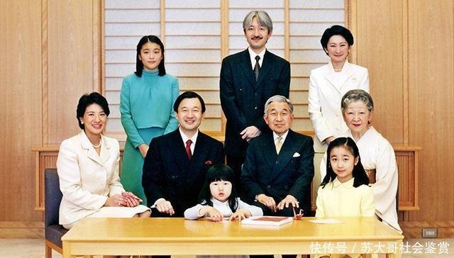 日本皇室佳子公主总算不穿古板套装 蓝大衣配阔腿裤 刘海太油了 快资讯