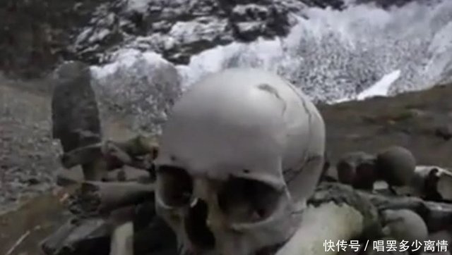 喜马拉雅山发现神秘胡泊 百具人类骸骨在湖中浮现 叹为观止 快资讯