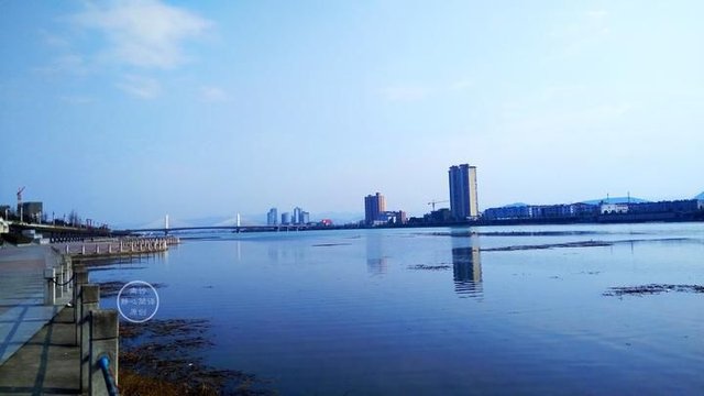 人生的路不长 别走得太快 要多一点思考和享受 快资讯