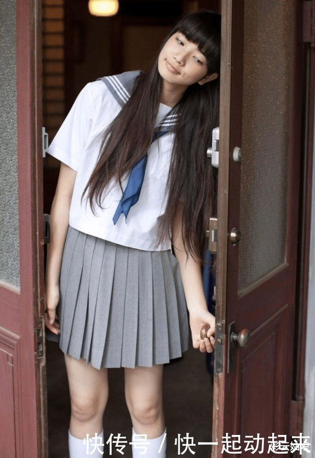 小松菜奈为显胖特意穿上白袜 看清她的搭配效果这腿型过于真实 快资讯 小松菜奈为显胖特意穿上白袜 看清她的搭配效果这腿型过于真实 快资讯