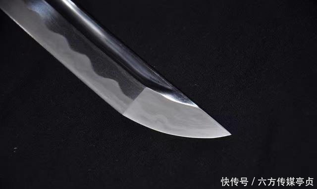 网友花了12万的年终奖 买了一把日本武士刀 你觉得怎么样 快资讯