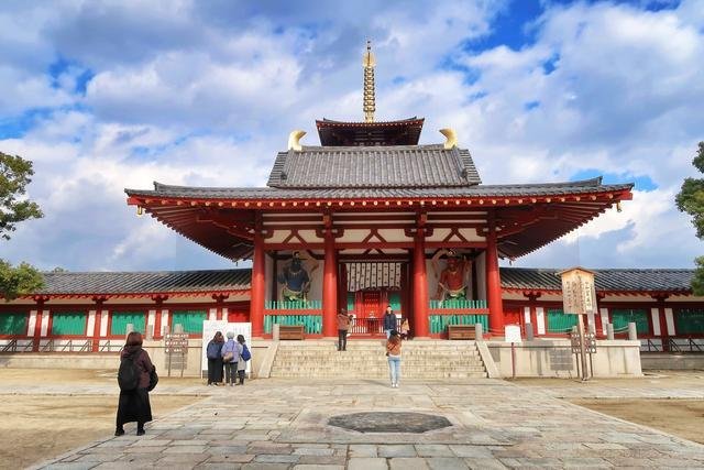 天王寺拥有宽广的天王寺公园和四天王寺 热闹与宁静互相对比 快资讯