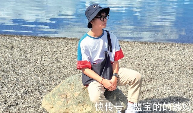 家有优等生 保送浙大的尖子生 罗海骁每个人都要做自己的诗人 快资讯 家有优等生 保送浙大的尖子生 罗海骁每个人都要做自己的诗人 快资讯