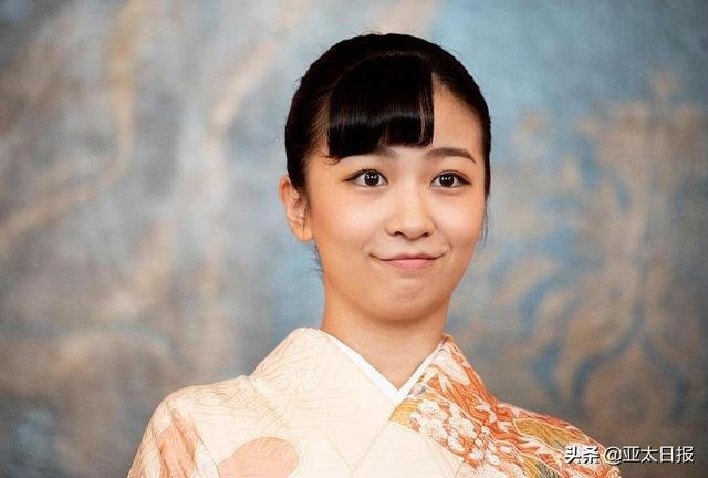 日本真子 佳子公主两姐妹外访 谁的穿搭更胜一筹 快资讯