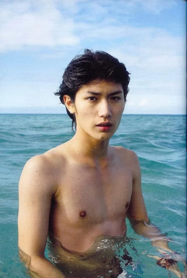 日本男星三浦春马自杀 曾合作新垣结衣长泽雅美帅气逼人 快资讯