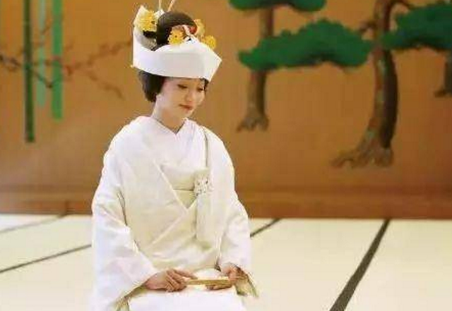 日本传统婚礼的花嫁和服都有哪几种最高规格的是纯白色的和服 快资讯