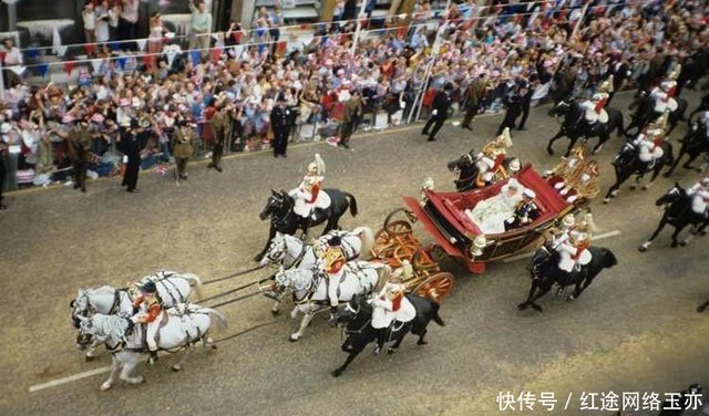 回顾英国经典婚礼1981年戴安娜王妃与查尔斯王子的世纪婚礼 快资讯