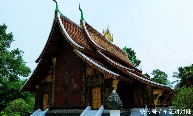 老挝一神奇的寺庙 相传一开门就会下雨 庙中还存着一神奇的壁画 快资讯