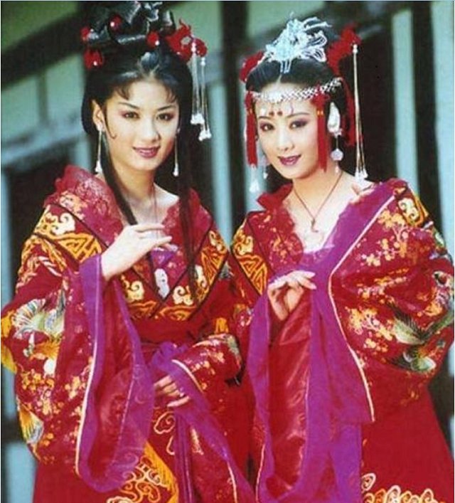 上错花轿嫁对郎 过去18年 两位女主成素人 女配却红了 快资讯