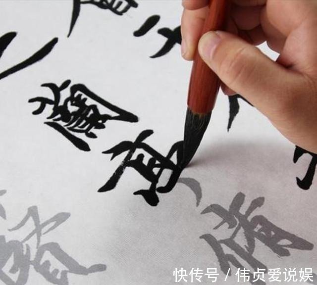 冯小刚 恢复繁体字 才能救传统文化 易中天抛出四字 网友炸锅 快资讯 冯小刚 恢复繁体字 才能救传统文化 易中天抛出四字 网友炸锅 快资讯