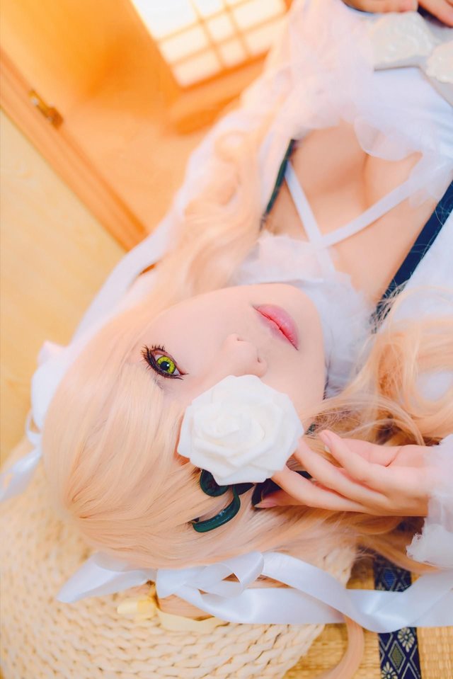 蔷薇少女雪华绮晶cosplay 快资讯