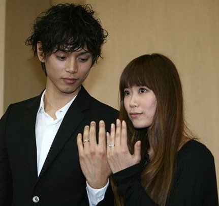 他们被称为 神颜夫妇 勇敢闪婚 并生下了一对姐妹花 快资讯 他们被称为 神颜夫妇 勇敢闪婚 并生下了一对姐妹花 快资讯