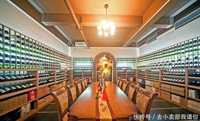 酉属相为鸡 酉代表八月 大六壬中酉为太常 酉代表天门和佛教 快资讯