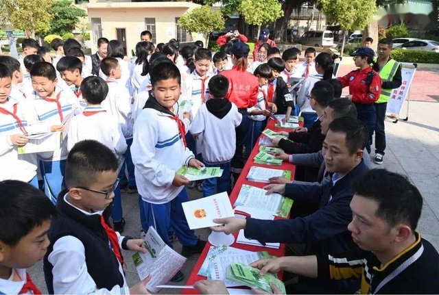 我们的节日 清明节 文明祭扫缅故人绿色新风寄哀思 我市各区县开展清明文明祭扫宣传活动 快资讯