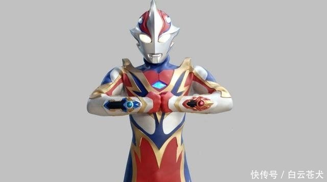 梦比优斯的凤凰形态 和巨大化的麦克斯奥特曼相比 谁的实力更强 快资讯 梦比优斯的凤凰形态 和巨大化的麦克斯奥特曼相比 谁的实力更强 快资讯