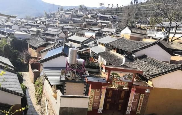 南涧拥翠乡龙凤村 全民上阵 化身村庄美容师 快资讯