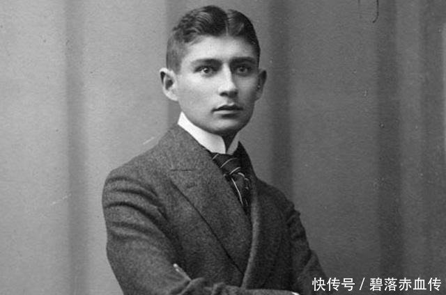 卡夫卡自我反省的名言 一语道破了很多人迷失的原因 发人深省 快资讯 卡夫卡自我反省的名言 一语道破了很多人迷失的原因 发人深省 快资讯