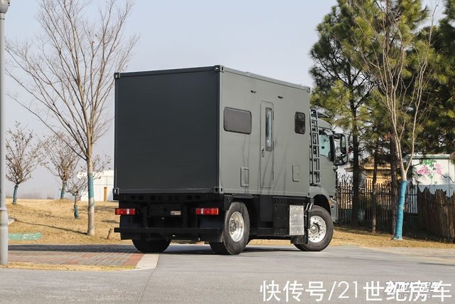 最高10ah锂电可选 独立卫浴间车顶带露台 实拍乔翔汕德卡房车 快资讯