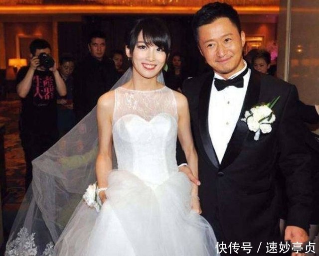 硬核夫妇 结婚七周年 谢楠送吴京挠痒工具 暗示七年之痒引爆笑 快资讯