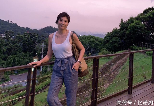 她是台湾美胸皇后,昔日有人开空白支票随她填,如今夜宵吃泡面! - 快资讯