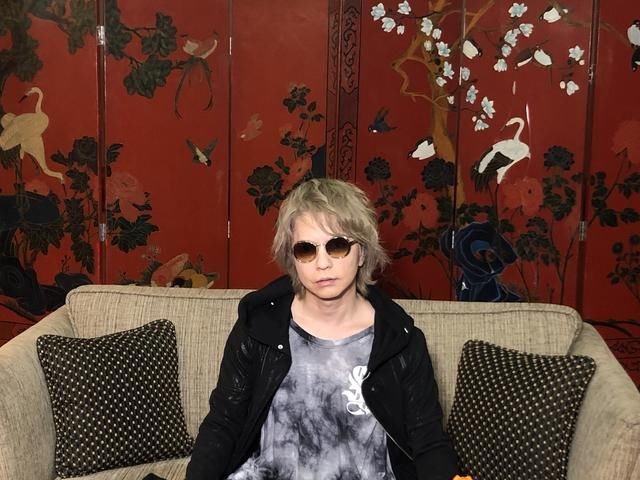 日本彩虹乐团主唱hyde北京开唱 最欣赏玛丽莲 曼森 快资讯