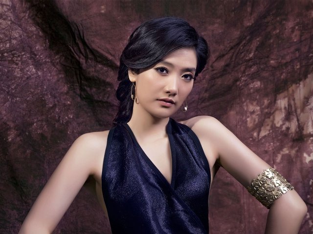 凤凰传奇玲花一家生活近照曝光 神秘老公为隐形富豪 刀郎是红娘 快资讯