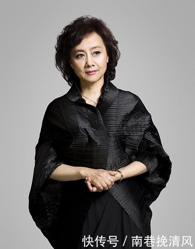 69岁黄梅莹近照曝光 成名于 渴望 38年姐弟恋 成就影坛伉俪 快资讯 69岁黄梅莹近照曝光 成名于 渴望 38年姐弟恋 成就影坛伉俪 快资讯