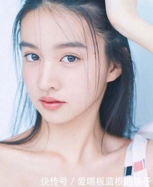 最强星二代 木村光希出席活动 白裙配长靴 果然与众不同 快资讯