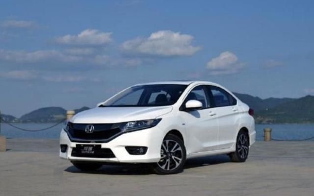 5万出头就买本田家轿 不香 还配地球梦1 5l引擎 均油耗5 4l 快资讯