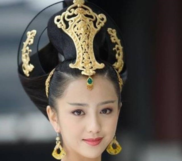 踽步掌中舞 飞燕留仙裙 快资讯 踽步掌中舞 飞燕留仙裙 快资讯